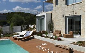 Annassa Suites